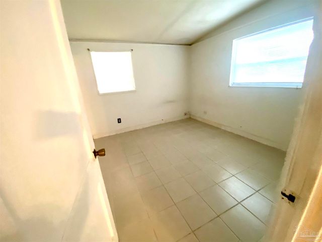 504 New York Dr, Pensacola, FL 32505
