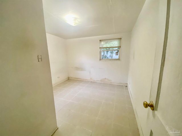 504 New York Dr, Pensacola, FL 32505
