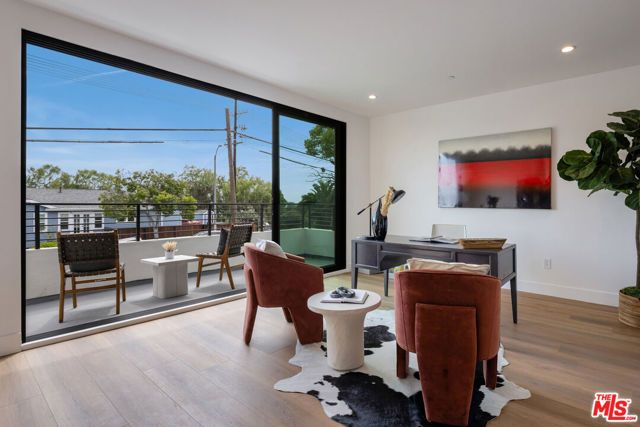 2001 W Bellevue Avenue, Los Angeles, CA 90026