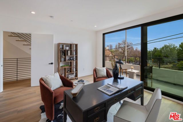 2001 W Bellevue Avenue, Los Angeles, CA 90026
