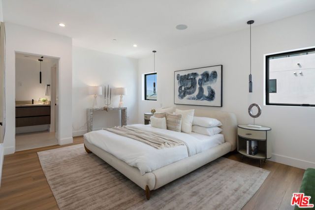 2001 W Bellevue Avenue, Los Angeles, CA 90026