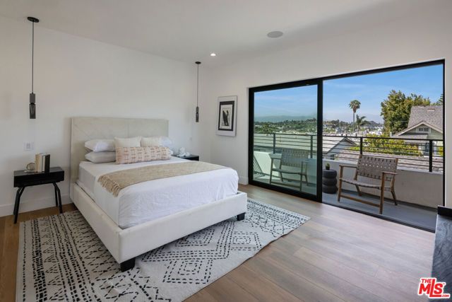 2001 W Bellevue Avenue, Los Angeles, CA 90026