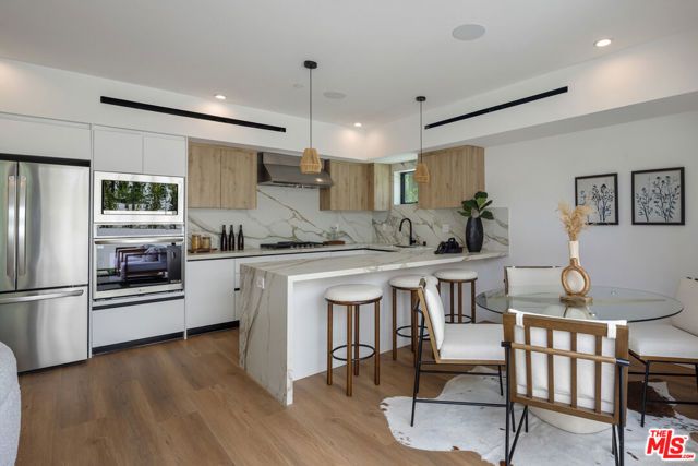 2001 W Bellevue Avenue, Los Angeles, CA 90026