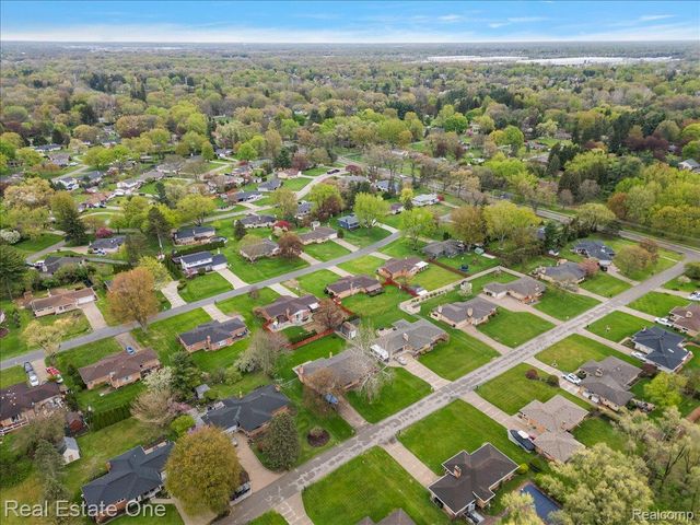 53223 Starlite Drive, Shelby Charter Township, MI 48316