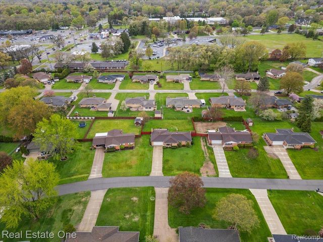 53223 Starlite Drive, Shelby Charter Township, MI 48316