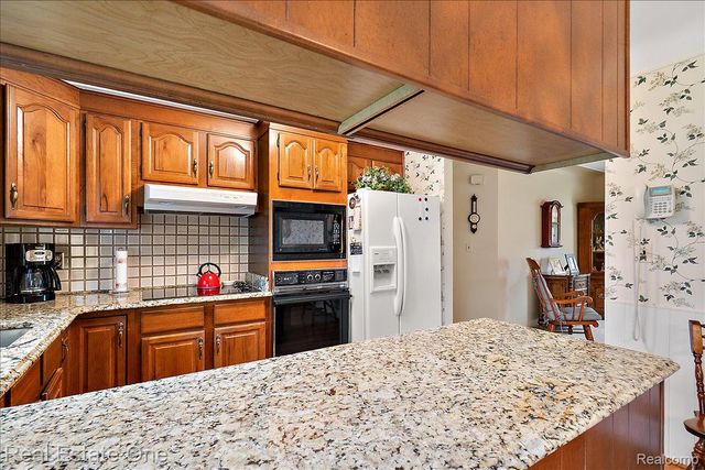 53223 Starlite Drive, Shelby Charter Township, MI 48316