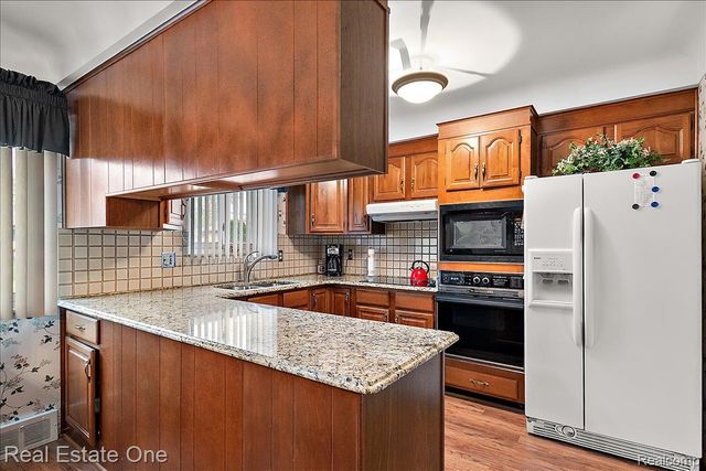 53223 Starlite Drive, Shelby Charter Township, MI 48316