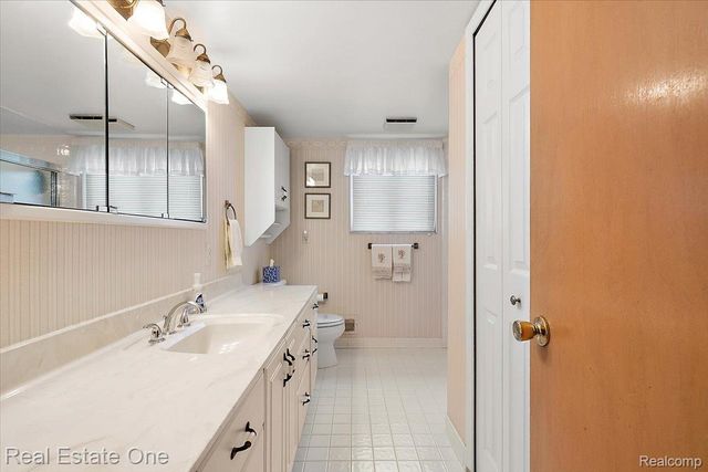 53223 Starlite Drive, Shelby Charter Township, MI 48316