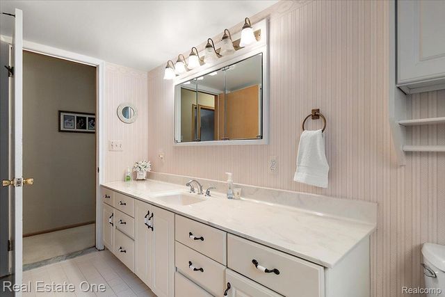 53223 Starlite Drive, Shelby Charter Township, MI 48316