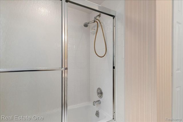 53223 Starlite Drive, Shelby Charter Township, MI 48316