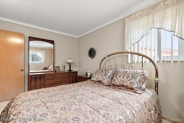 53223 Starlite Drive, Shelby Charter Township, MI 48316