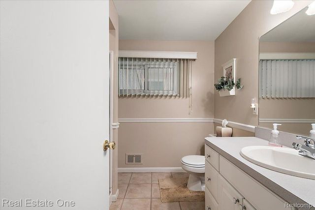 53223 Starlite Drive, Shelby Charter Township, MI 48316