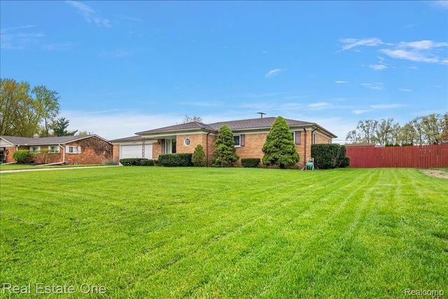 53223 Starlite Drive, Shelby Charter Township, MI 48316