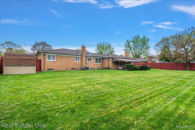 53223 Starlite Drive, Shelby Charter Township, MI 48316