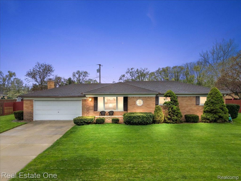 53223 Starlite Drive, Shelby Charter Township, MI 48316