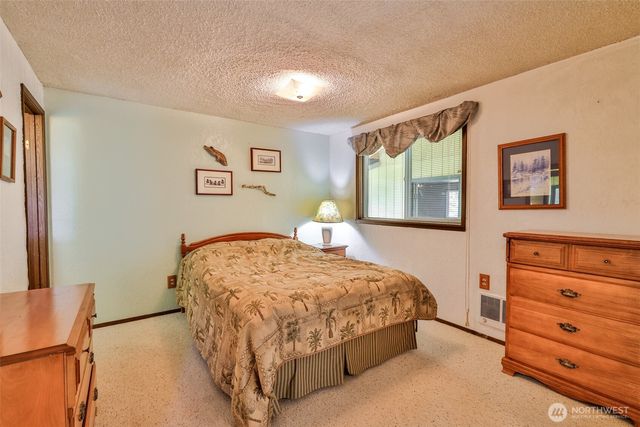 247 Bass Avenue NE, Ocean Shores, WA 98569