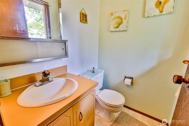 247 Bass Avenue NE, Ocean Shores, WA 98569