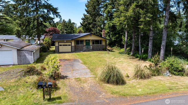 247 Bass Avenue NE, Ocean Shores, WA 98569