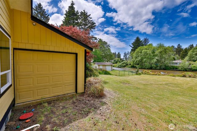 247 Bass Avenue NE, Ocean Shores, WA 98569