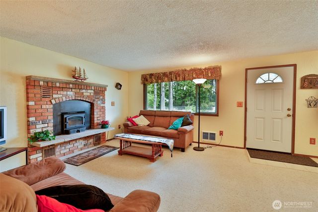 247 Bass Avenue NE, Ocean Shores, WA 98569