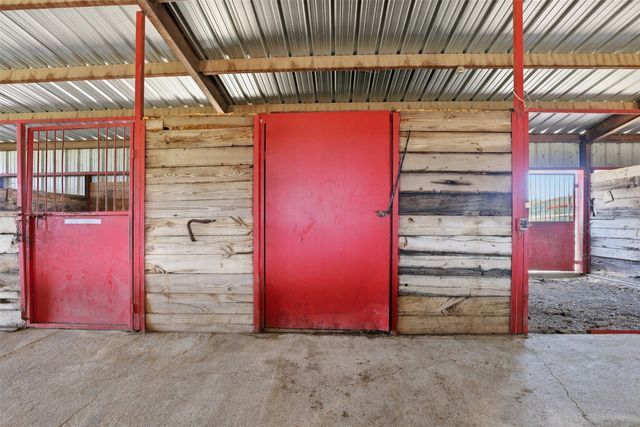 2480 Bob White Drive, Granbury, TX 76049
