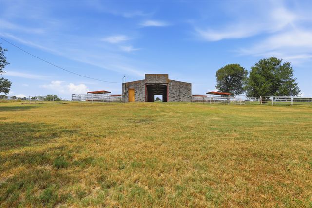 2480 Bob White Drive, Granbury, TX 76049