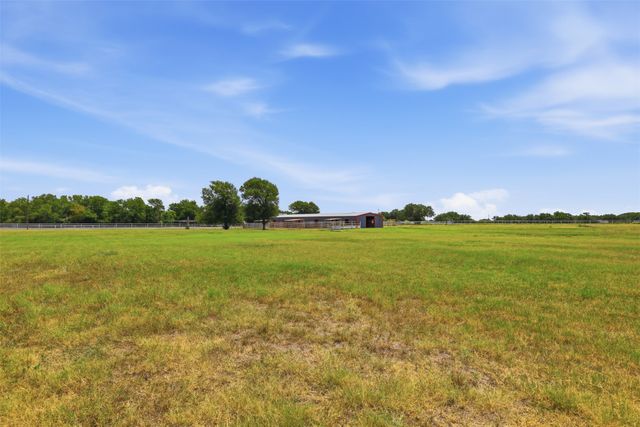 2480 Bob White Drive, Granbury, TX 76049