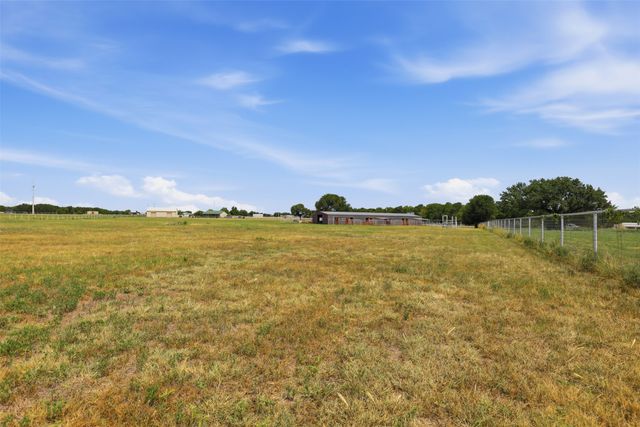 2480 Bob White Drive, Granbury, TX 76049