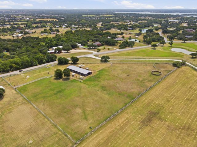 2480 Bob White Drive, Granbury, TX 76049