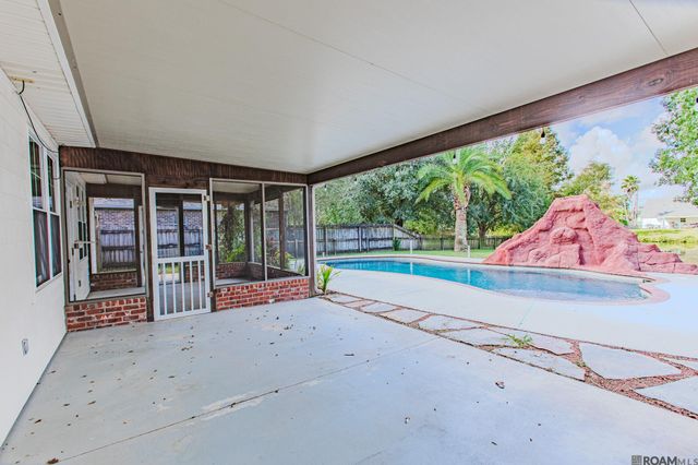 16043 Rawlings Rd, Prairieville, LA 70769