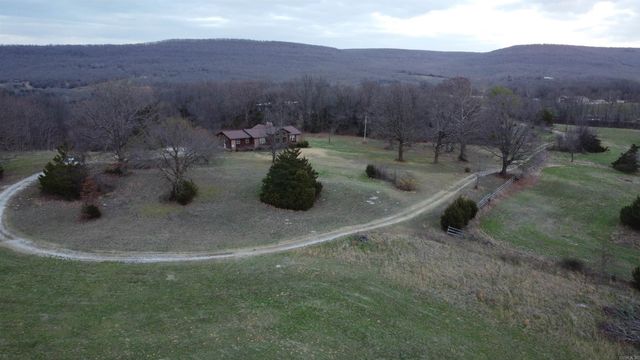 1426 CR 921, Alpena, AR 72611