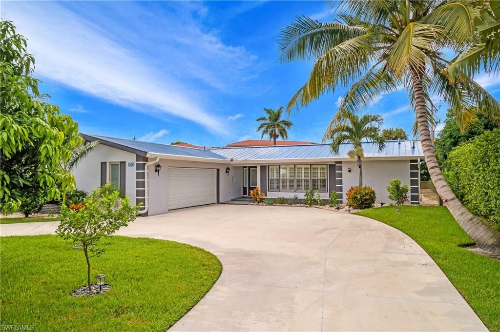 1072 Wisconsin DR, NAPLES, FL 34103 — exterior