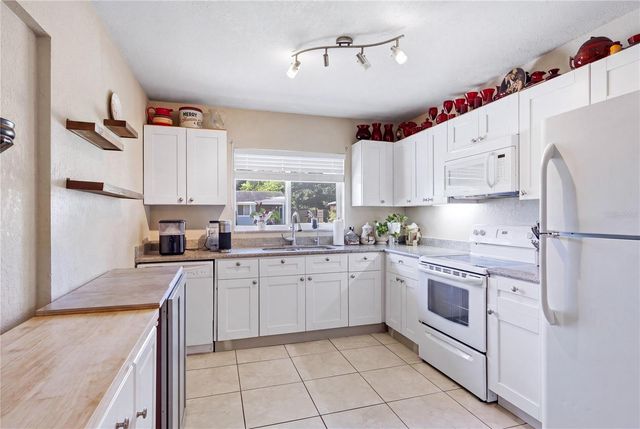 2404 22ND AVENUE W, Bradenton, FL 34205