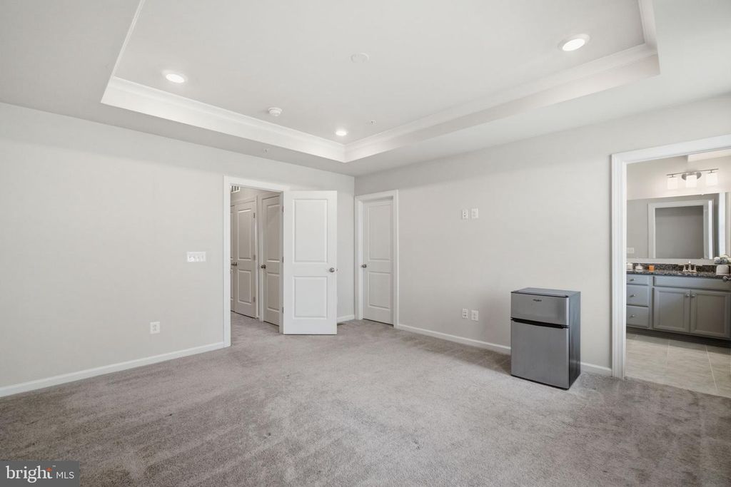 Image 14 of property listing at 4922 MACDONOUGH PL, Frederick, MD 21703