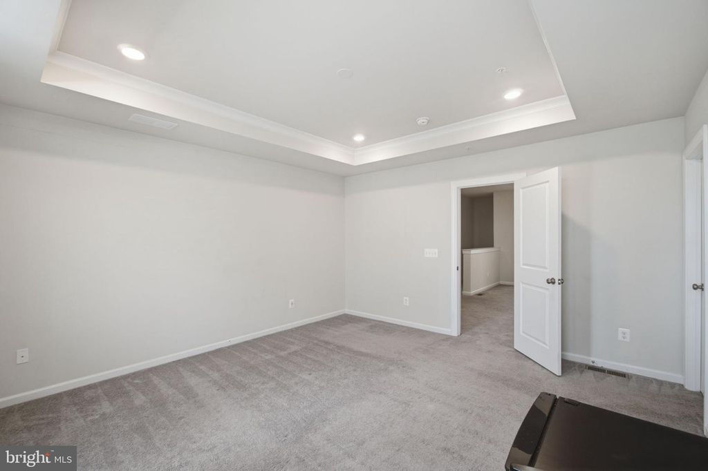 Image 15 of property listing at 4922 MACDONOUGH PL, Frederick, MD 21703