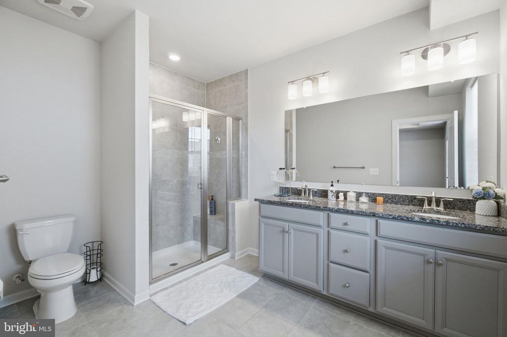 Image 17 of property listing at 4922 MACDONOUGH PL, Frederick, MD 21703
