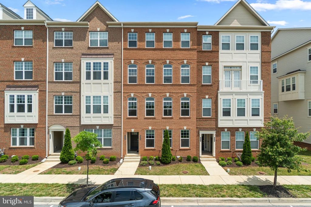 Image 1 of property listing at 4922 MACDONOUGH PL, Frederick, MD 21703