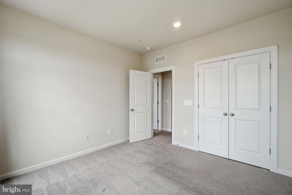 Image 20 of property listing at 4922 MACDONOUGH PL, Frederick, MD 21703
