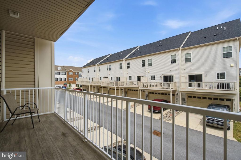Image 25 of property listing at 4922 MACDONOUGH PL, Frederick, MD 21703