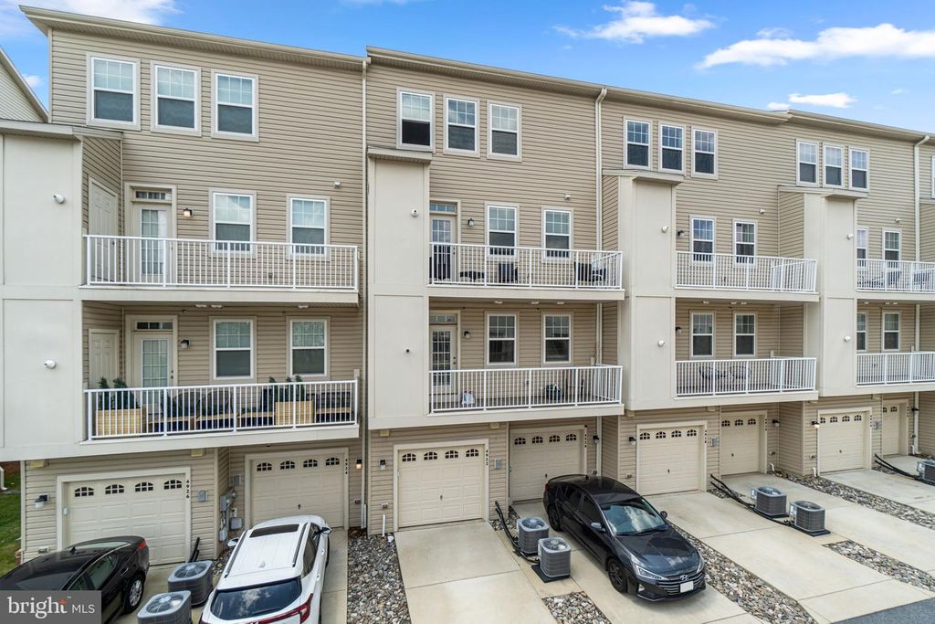 Image 27 of property listing at 4922 MACDONOUGH PL, Frederick, MD 21703