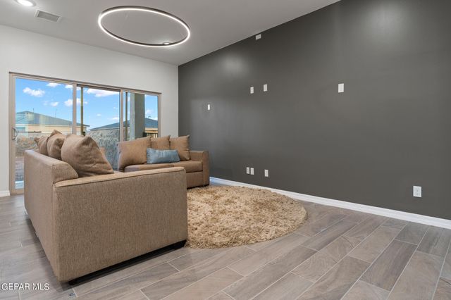 2520 SAMMY CERVANTES Street, El Paso, TX 79938