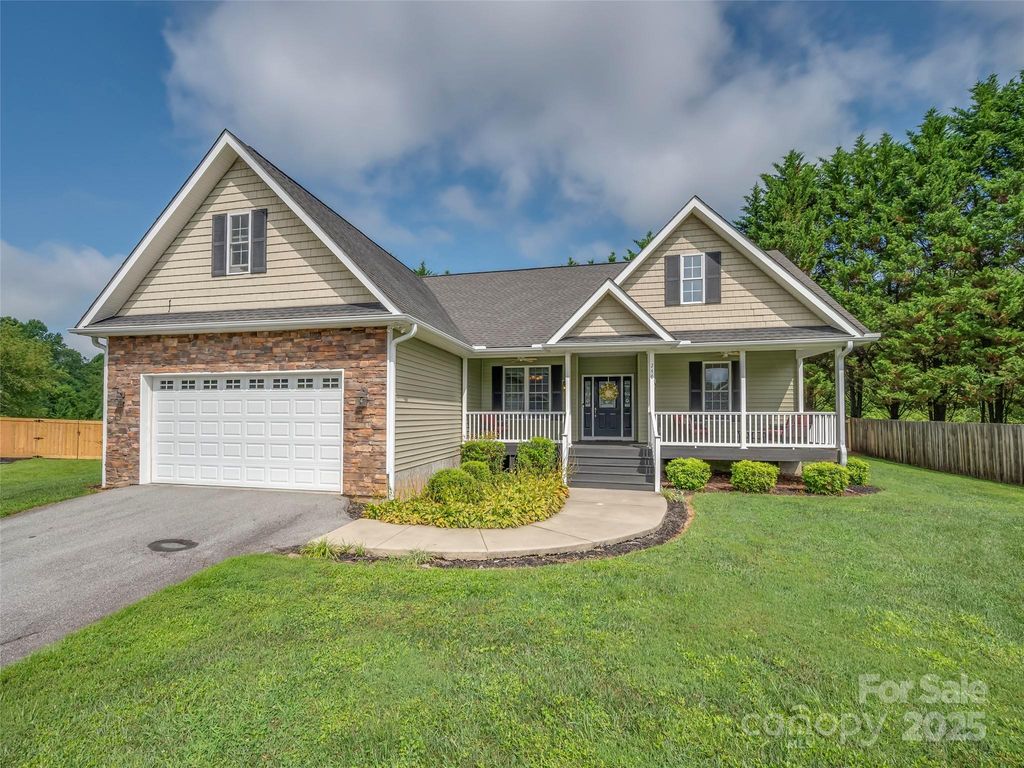 246 Springfield Meadow Drive, Etowah, NC 28729