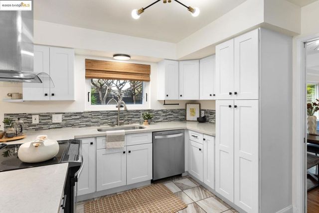 2305 Greenridge Dr, El Sobrante, CA 94803