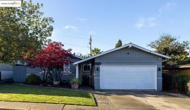 2305 Greenridge Dr, El Sobrante, CA 94803