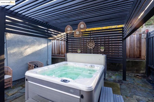 2305 Greenridge Dr, El Sobrante, CA 94803