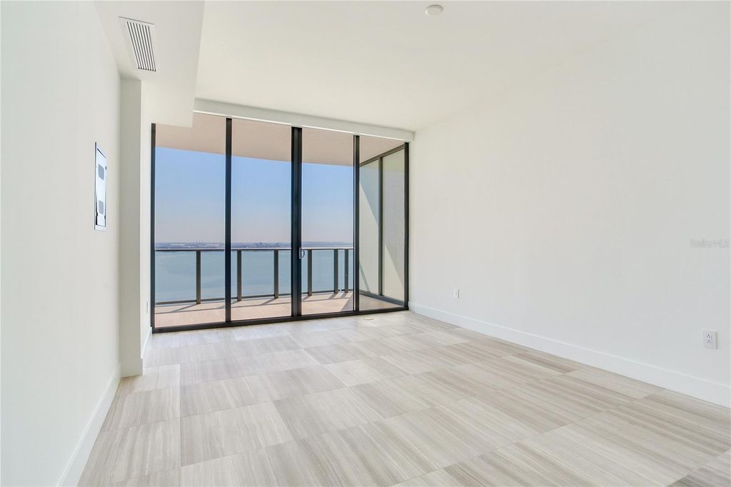 Image 13 of property listing at 3015 S YSABELLA AVENUE 2401, Tampa, FL 33629