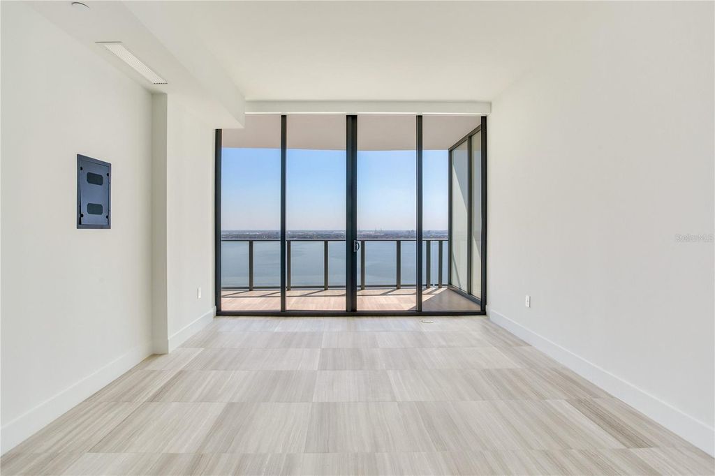 Image 14 of property listing at 3015 S YSABELLA AVENUE 2401, Tampa, FL 33629