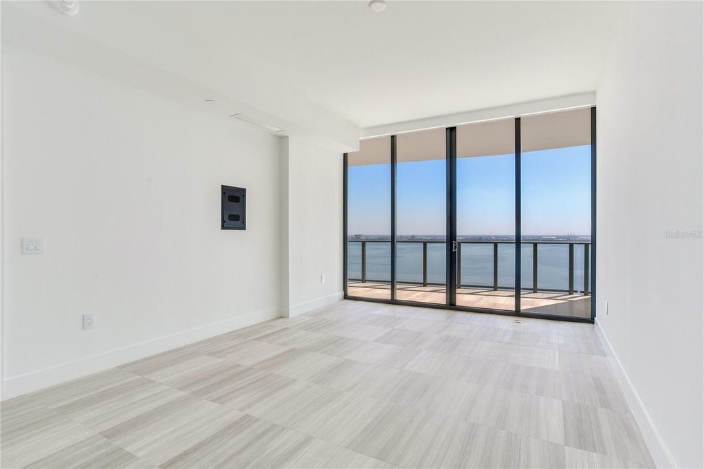 Image 15 of property listing at 3015 S YSABELLA AVENUE 2401, Tampa, FL 33629