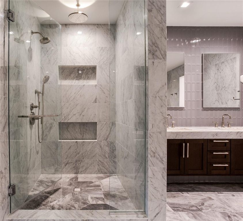 Image 17 of property listing at 3015 S YSABELLA AVENUE 2401, Tampa, FL 33629