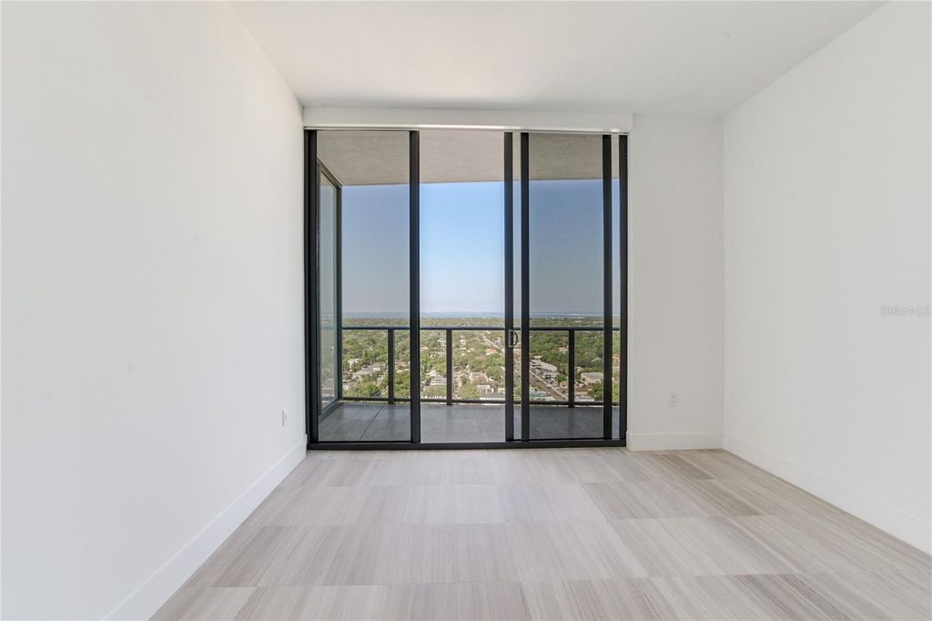 Image 21 of property listing at 3015 S YSABELLA AVENUE 2401, Tampa, FL 33629